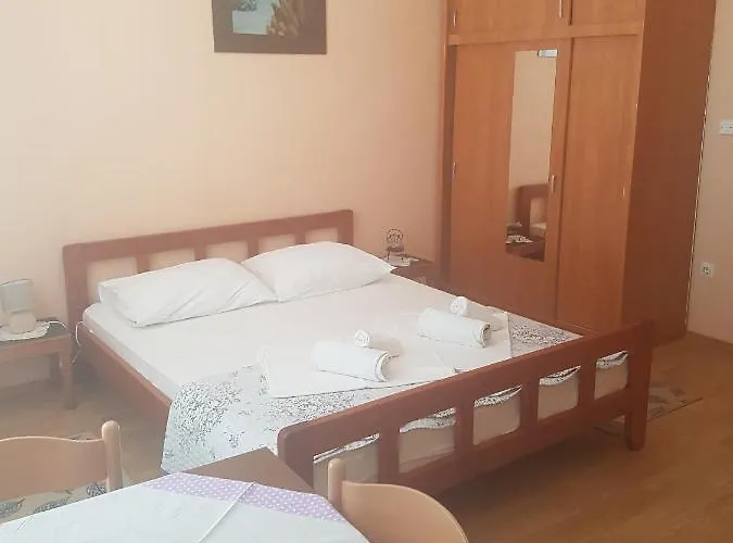 And With Parking Space Solaris, - 12269 Гостевой дом Шибеник